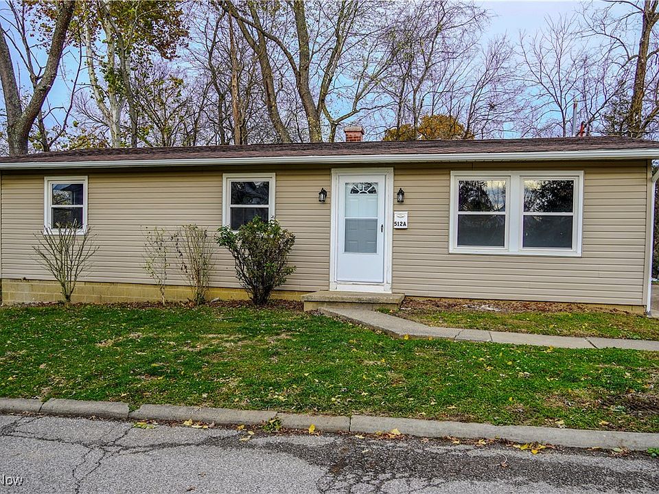 1st image of 512 Maple St #A