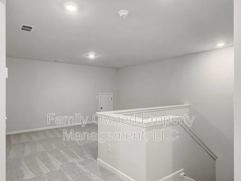 2048 Longhorn Ln — Photo 30