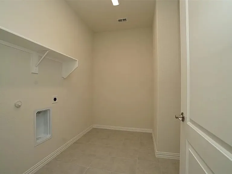 3732 Borderdale Ln — Photo 3
