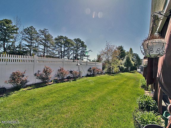 3rd image of 186 Canterbury Lane