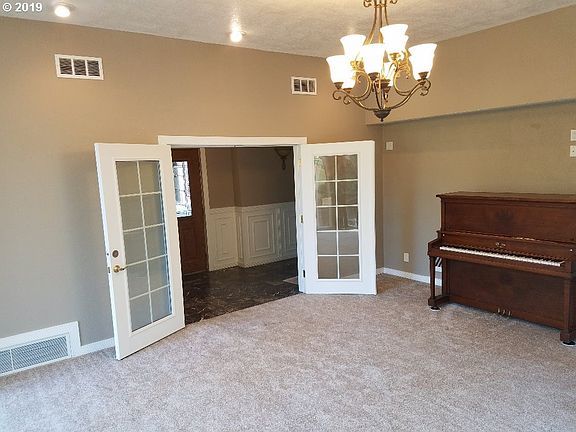 5th image of 1312 SE Hawthorne Dr