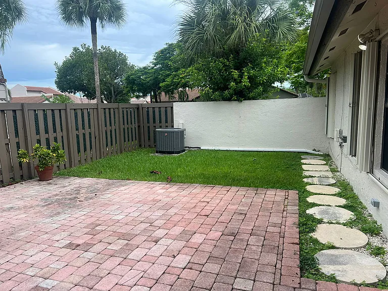 8626 SW 114th Pl — Photo 6