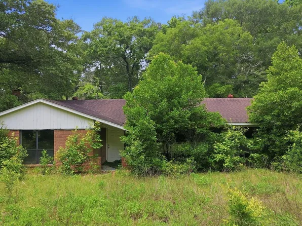124 White Oak Dr N, New Caney, TX 77357