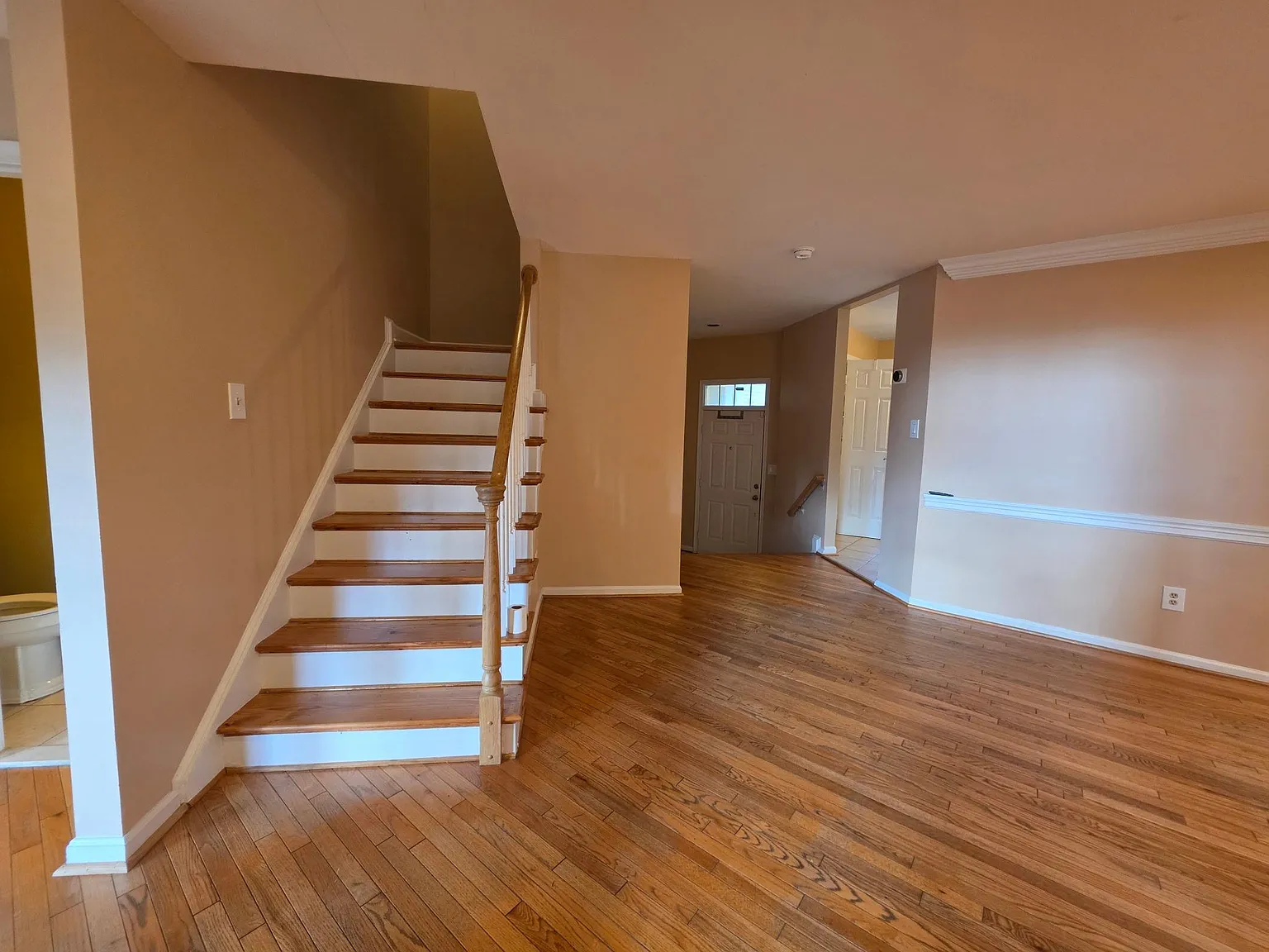 4 bed, 4.0 bath, 2662 sqft, $4,400 — Photo 4