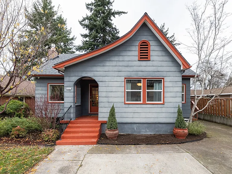 6641 E Burnside St #B — Photo 2