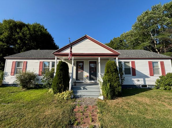 18 Schoolhouse Ln #B