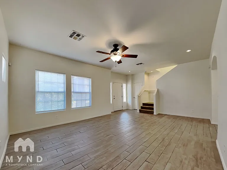 3745 W Medlock Dr — Photo 4