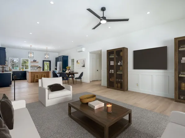 122 Parkwood Drive, Augusta, ME 04330