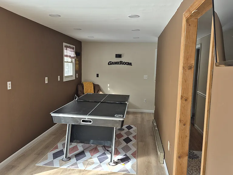 144 Chapman Cir — Photo 17