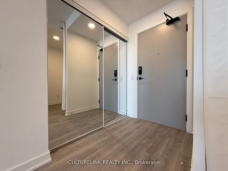 5105 Hurontario St #1604 — Photo 4