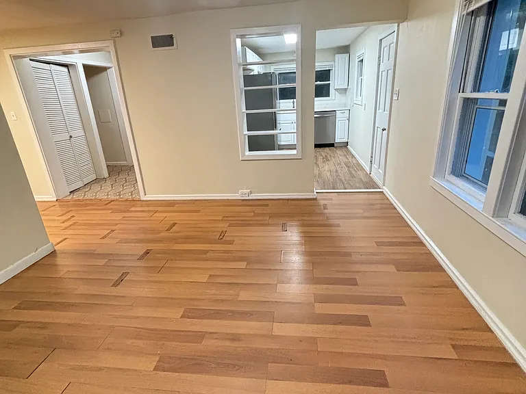 50 Oakdale Ave — Photo 4