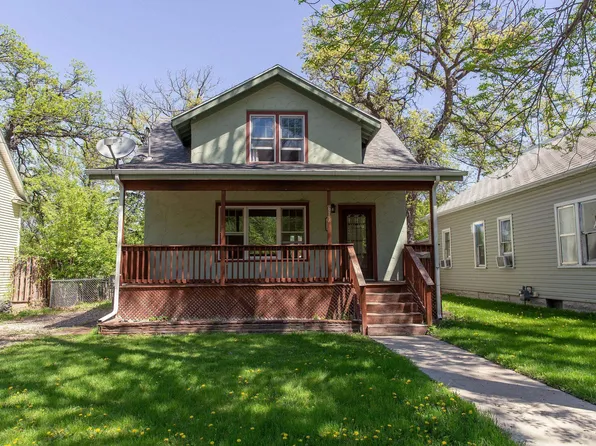 611 1st Ave SE, Minot, ND 58701