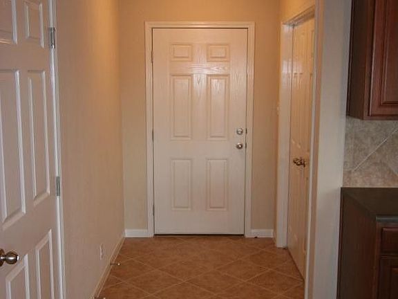 4th image of 622 Kingbird Pl