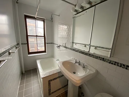 Rented by GreenVill Real Estate LLC | media 42