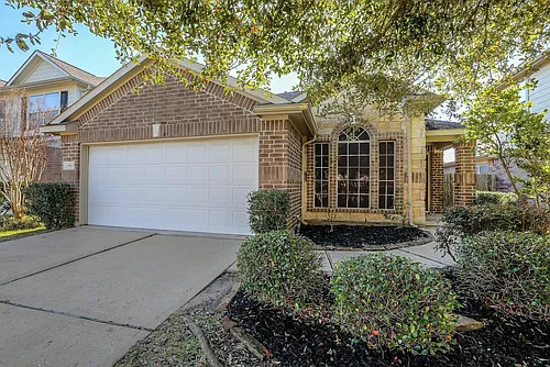 19819 Whispering Hollow Ln Photo 1