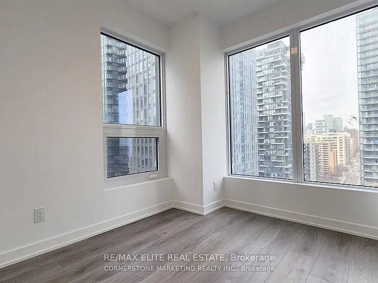 100 Queen St E #1815 — Photo 6