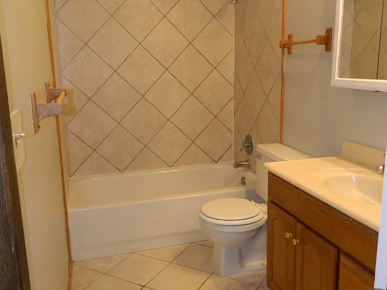 5128 Edinburgh St — Photo 14