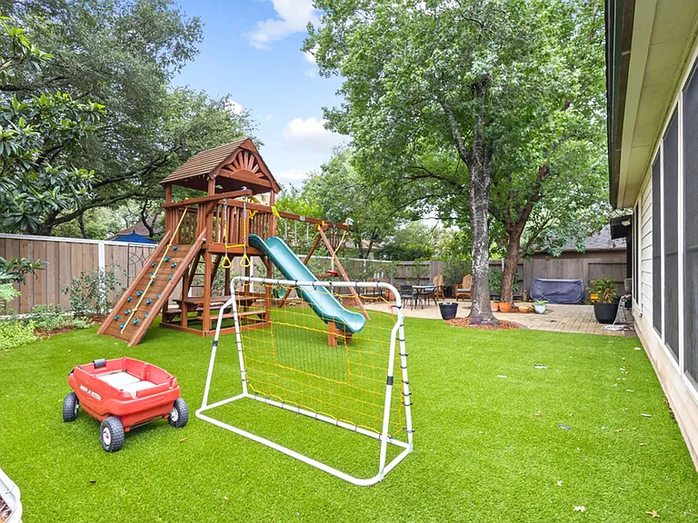 1318 Barton Crk — Photo 27
