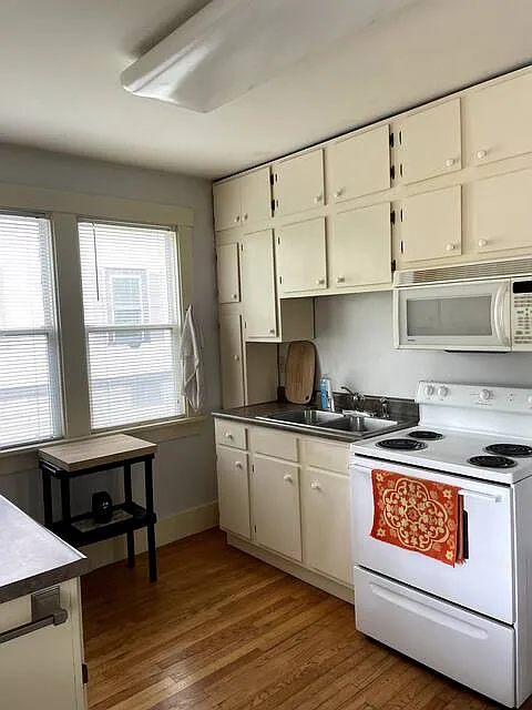 3 bed, 775 sqft, $1,500 — Photo 3