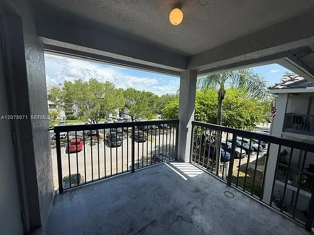 2 bed, 1114 sqft, $2,100 — Photo 4