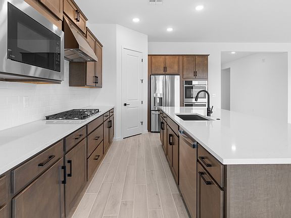 Kitchen quartz countertops
