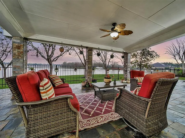 3831 Lakeridge Canyon Dr — Photo 39