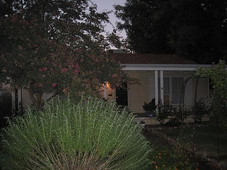 1st image of 581 Ainsley Ave