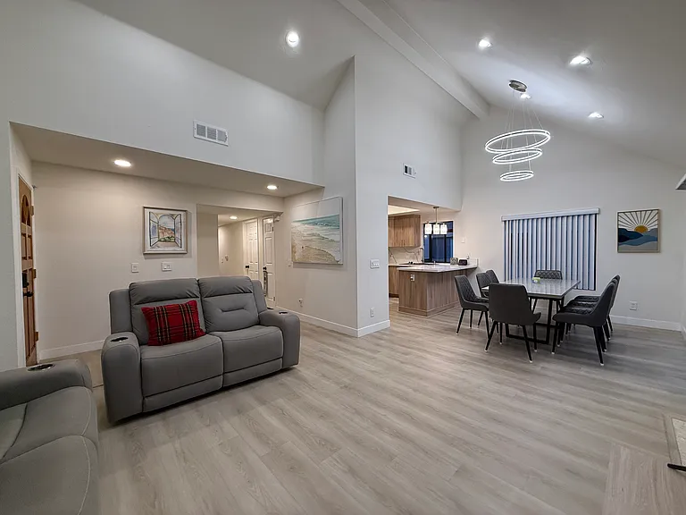 4639 Executive Dr — Photo 6