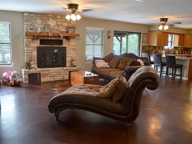 696 Hill Country Trl — Photo 10