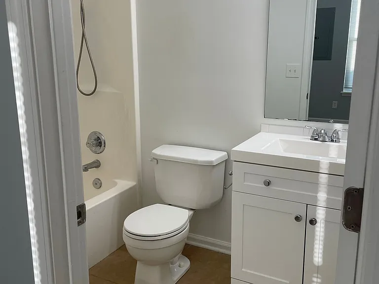 2424 N New Jersey St — Photo 18