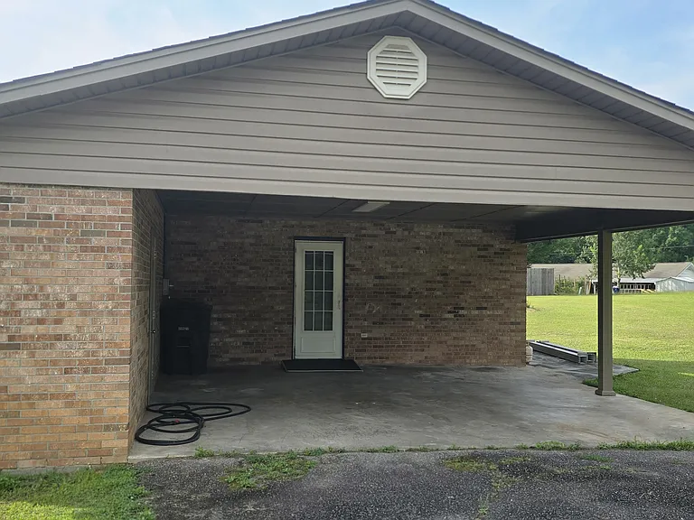 110 Meadowbrook Dr — Photo 5