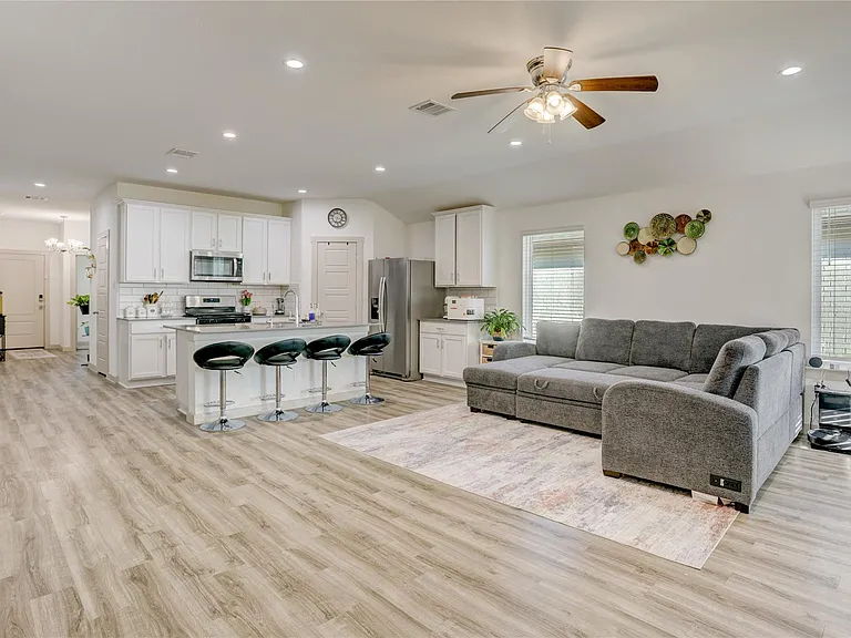 7926 Murciana Dr — Photo 12