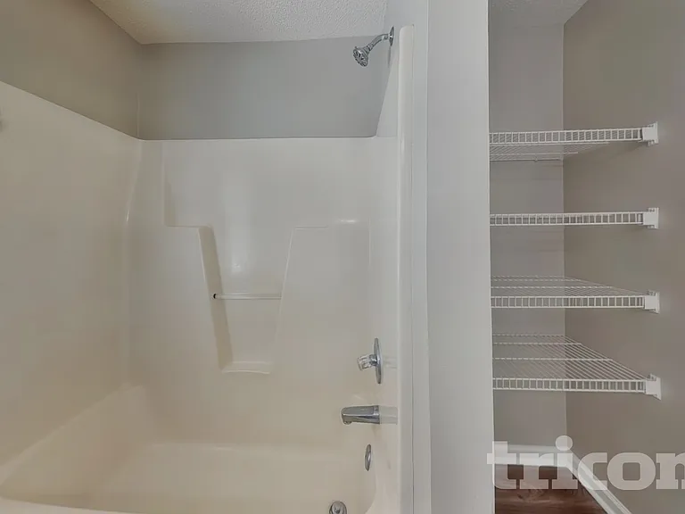 104 Roundtree Ct — Photo 10