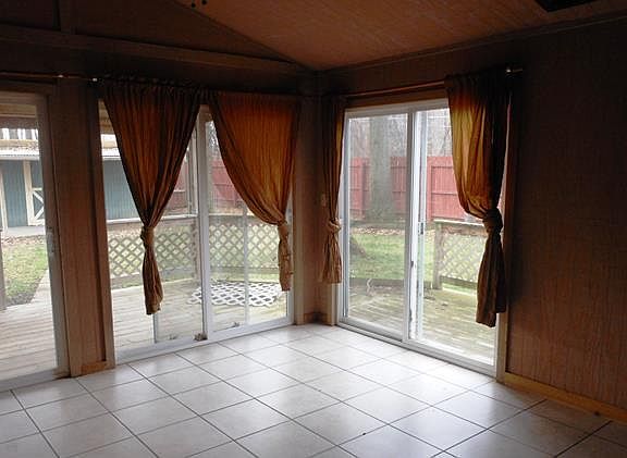 3rd image of 321 Woodside Ave