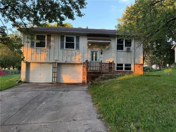 1400 N Holland Dr, Independence, MO 64056