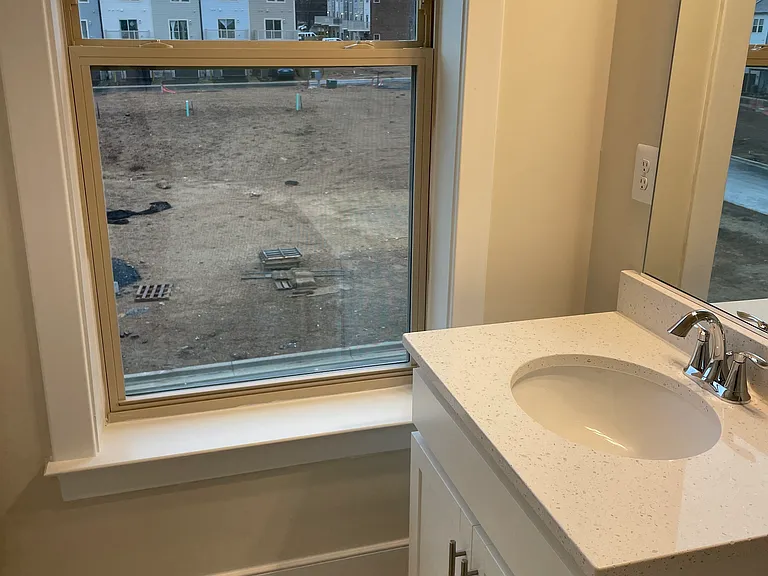 1217 Rockwell Ave — Photo 15