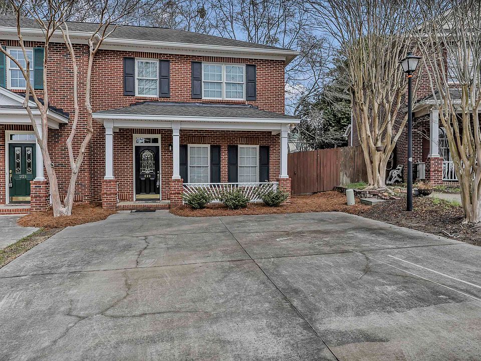 1st image of 223 Ivy Park Ln