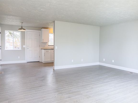 3rd image of 610 N Jefferson St