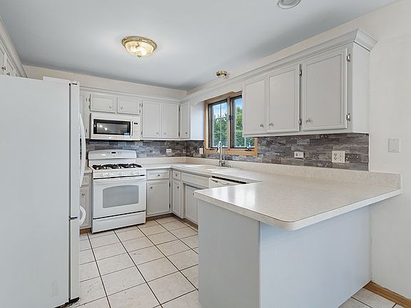 5th image of 611 Flambeau Ct