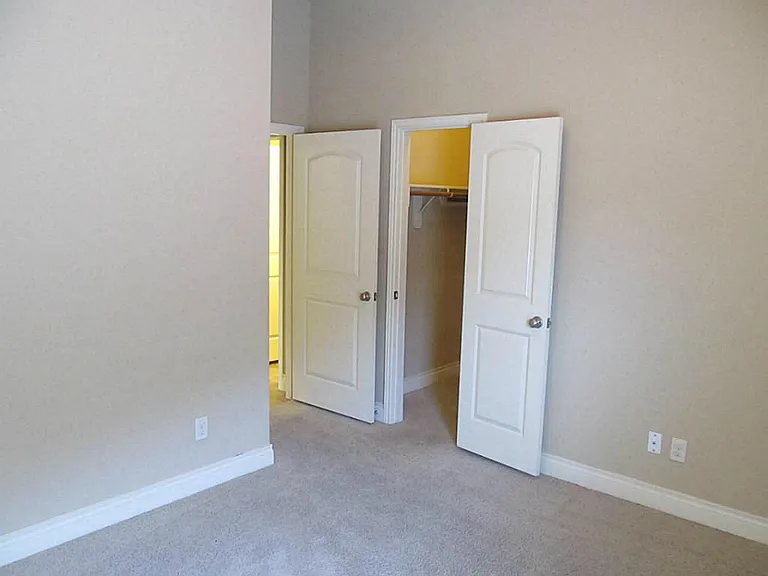 14104 Green Thicket Dr — Photo 12