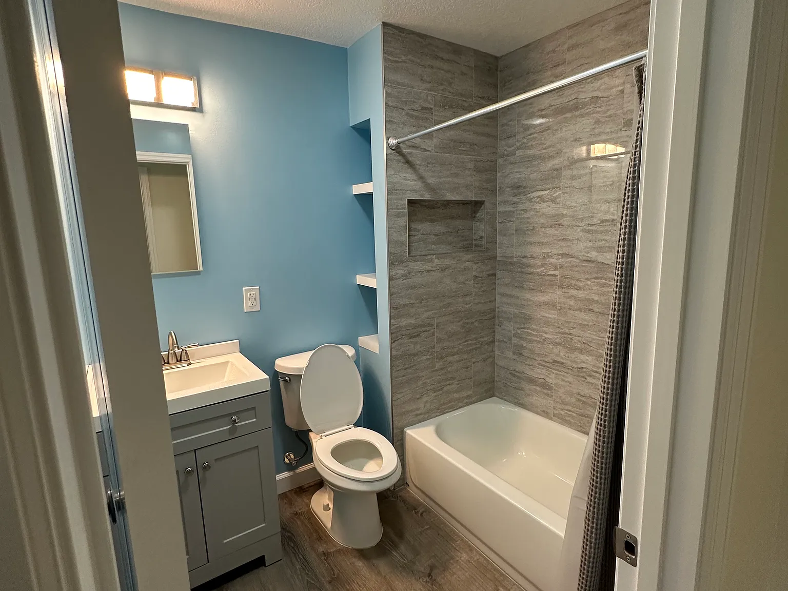 1 bed, 500 sqft, $1,300 — Photo 3