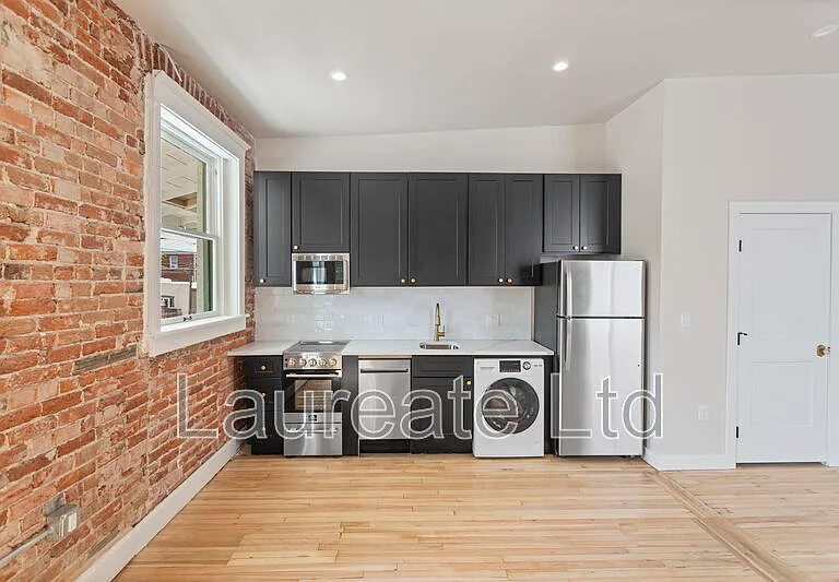 1256 N Clarkson St #8 — Photo 4