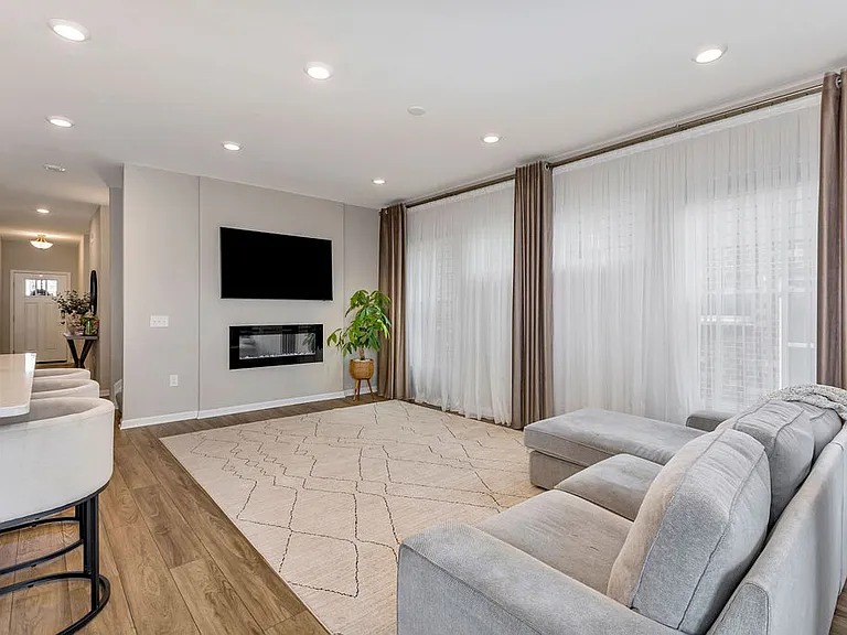 4865 Osprey Pointe Dr — Photo 17