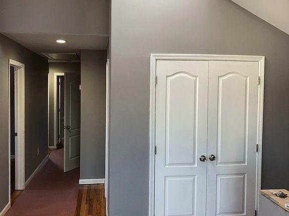 2nd image of 814 Vincent Ave #2