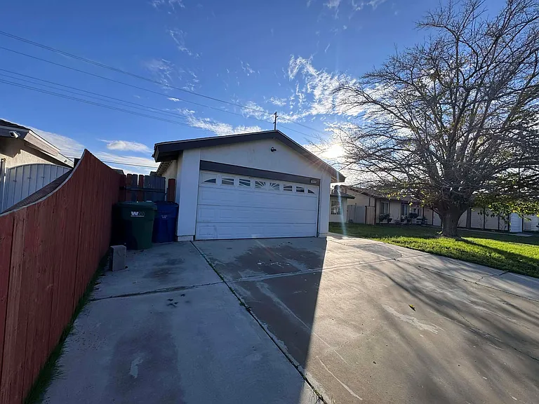3512 Balmont St — Photo 2