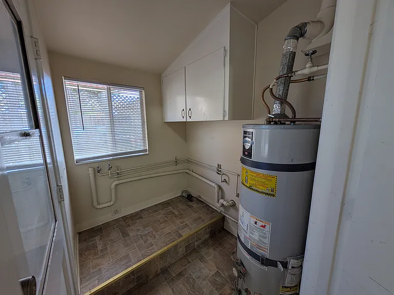 1801 Valley View Rd — Photo 8