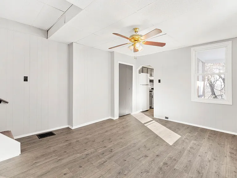 Realty Avenue Townhomes — Photo 11
