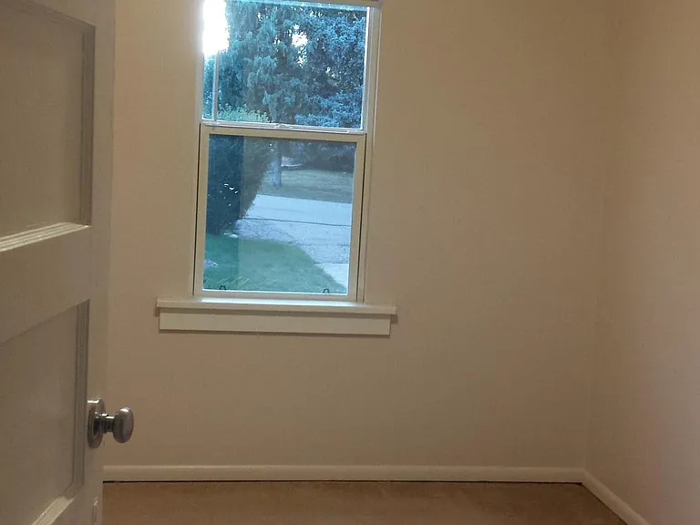 850 Vivian St — Photo 8
