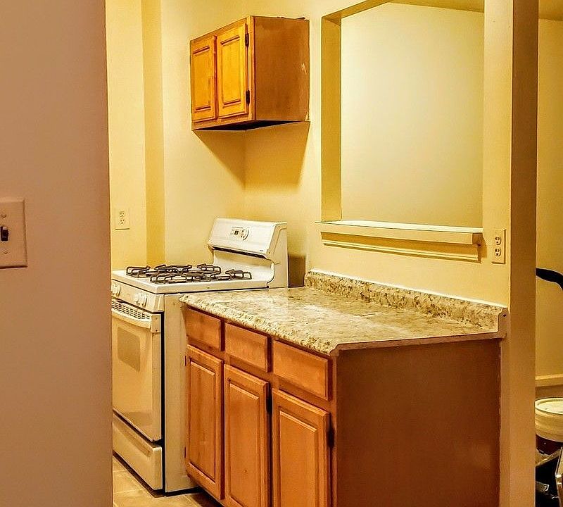 1st image of 98 Macdougal St #2