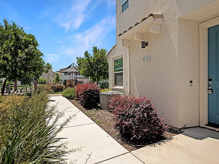 5301 E Commerce Way #34103 — Photo 2